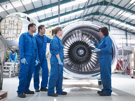 aircraft maintenance engineer jobs overseas.